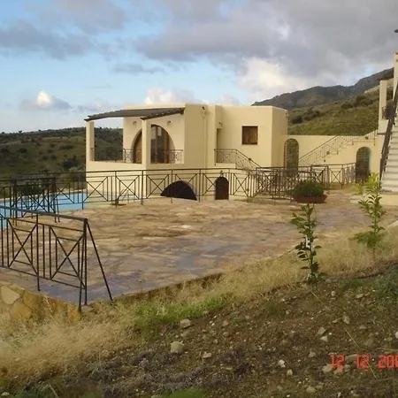 Mit Privatpool Fuer 12 Personen In Agia Galini, Kreta Holiday home